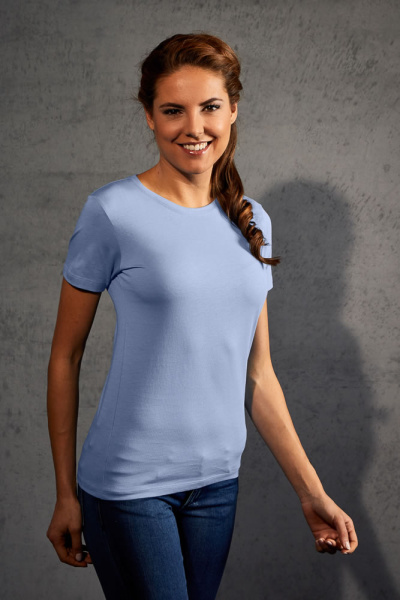 T-Shirt Kelina, tailliert geschnitten, Farbe: hellblau,...