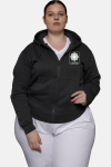 Kapuzenjacke carestin - speziell für die Caritas, Farbe: schwarz, Größe: XS mit Druck des Logos der Caritas auf der Brust