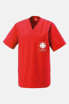 Unisex Schlupfkasack Eike - speziell für die Caritas, Farbe: rot, Größe: XS mit Druck des Logos der Caritas auf der Brust