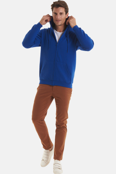 Sweatshirtjacke Rynor - speziell für die Caritas, Farbe: rot, Größe: XS mit Druck des Logos der Caritas auf der Brust