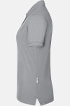 Poloshirt Tarona - speziell für die Caritas, tailliert geschnitten, Farbe: grau, Größe: XS mit Druck des Logos der Caritas auf der Brust